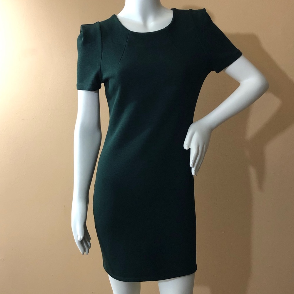 ZARA Dark Green Short Sleeve Structured‎ Shoulder Dress Size Medium